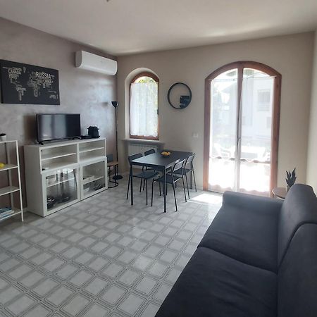 I Limoni Bilocale In Residence Con Piscina Peschiera del Garda Zewnętrze zdjęcie