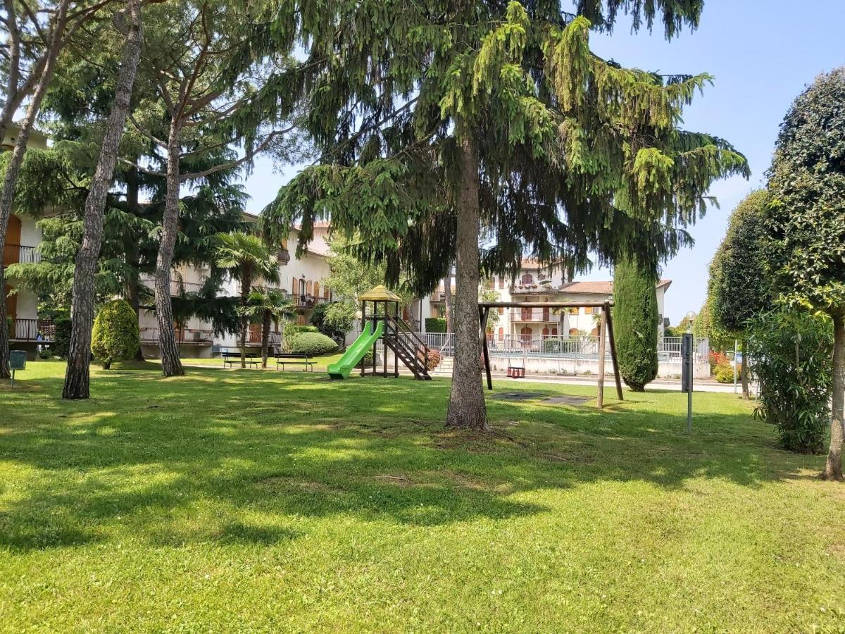 I Limoni Bilocale In Residence Con Piscina Peschiera del Garda Zewnętrze zdjęcie